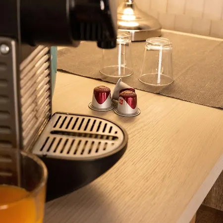 The View - Dolcevite Rom